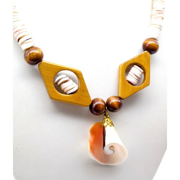 Retro Seashell Heishi Choker with Blushing Pendant and Wood Beads, Vintage Beach - Picture 3 of 3
